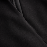 Nora | Elegantes schwarzes Kleid mit tailliertem Gürtel und majestätischem Stehkragen