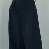 Isolde | Eleganz und Raffinesse: Bustier und Jacke im zeitlosen Ensemble