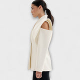 Valeria | Eleganz in skulpturaler Form