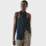 Heloise | Eleganter blauer Halter Neck Top mit verführerischem Rückenausschnitt