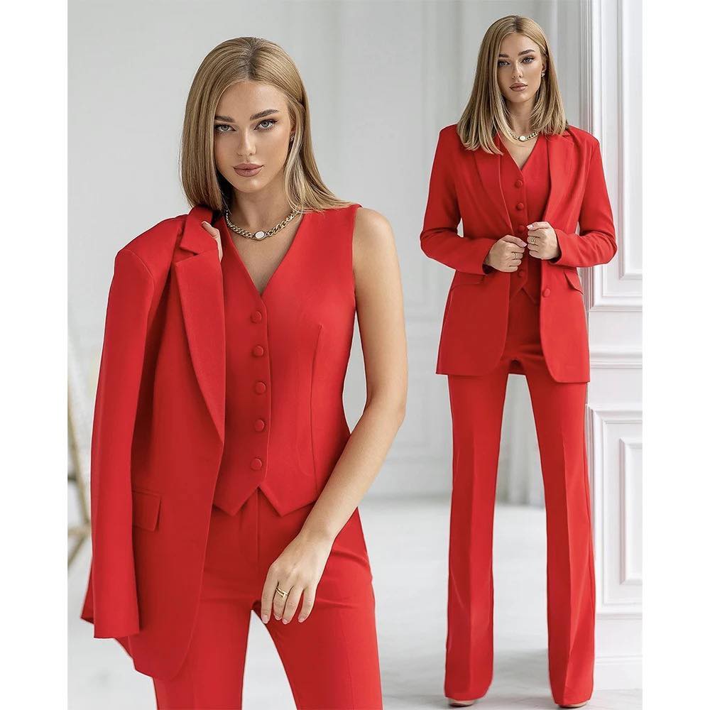 SOPHIE | Elegantes Kostüm mit Jacke, Hose und Weste in raffinierter Harmonie