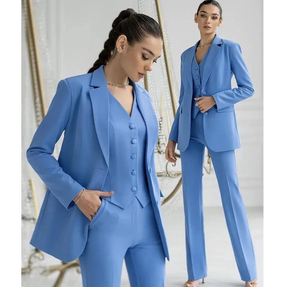 SOPHIE | Elegantes Kostüm mit Jacke, Hose und Weste in raffinierter Harmonie