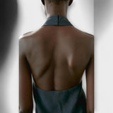 Heloise | Eleganter blauer Halter Neck Top mit verführerischem Rückenausschnitt