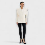 Valeria | Eleganz in skulpturaler Form