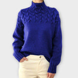 Aurora | Eleganter Damenpullover mit exquisiten Zopfstrick-Akzenten