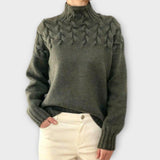 Aurora | Eleganter Damenpullover mit exquisiten Zopfstrick-Akzenten