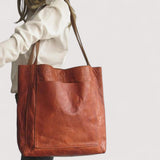 Frieda | Die vollendete Eleganz einer praktischen Schultertasche