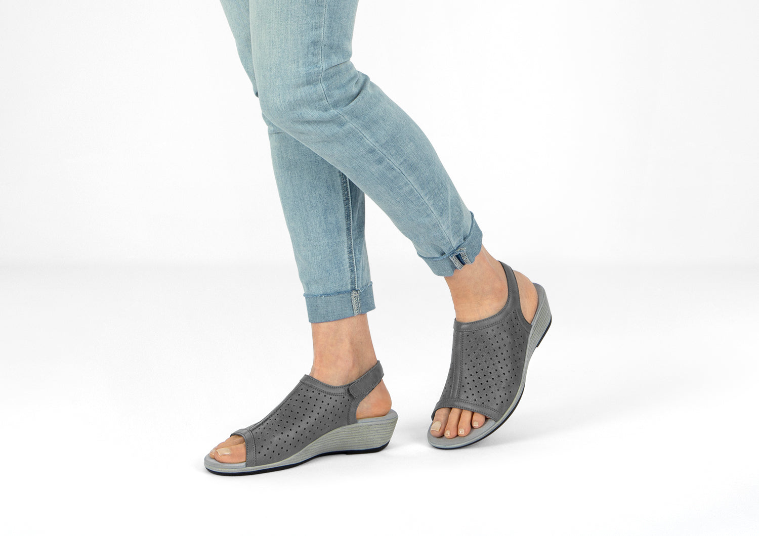 Isabelle | Elegante Stille in zartem Grau