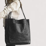 Frieda | Die vollendete Eleganz einer praktischen Schultertasche