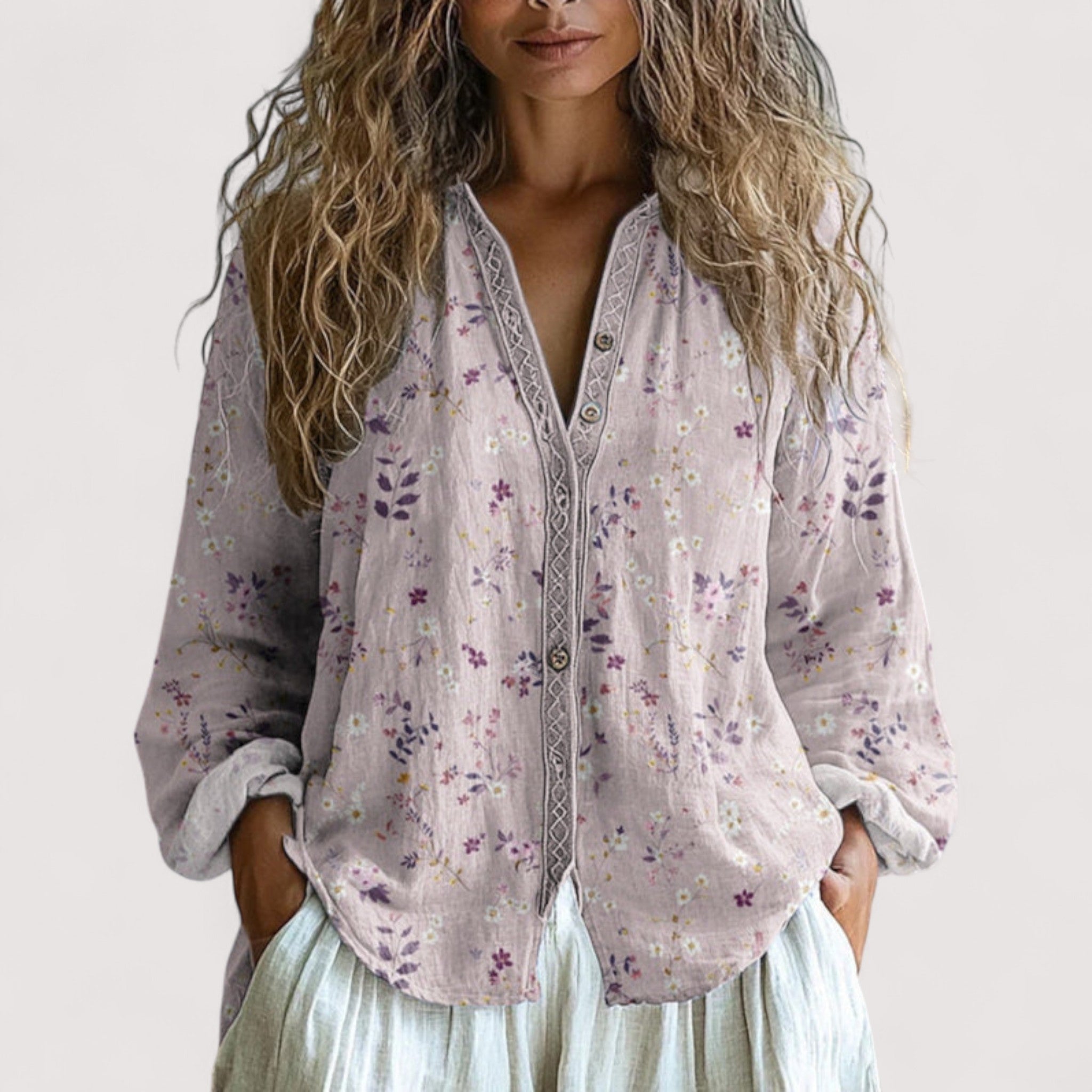 Mirabel | Exquisite Seidenbluse mit filigranen Details