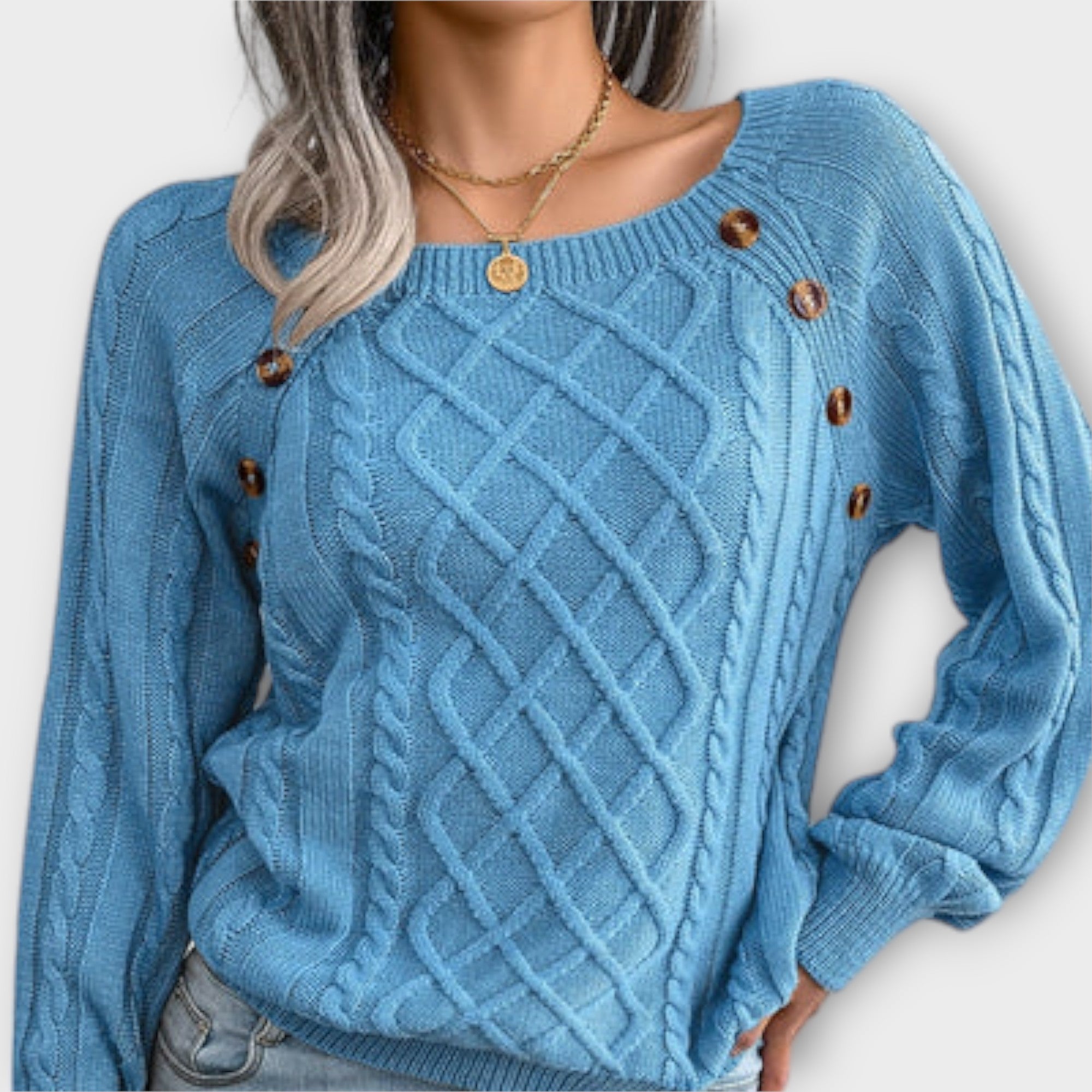 Aurora | Eleganter Strickpullover mit kunstvollen Knöpfen