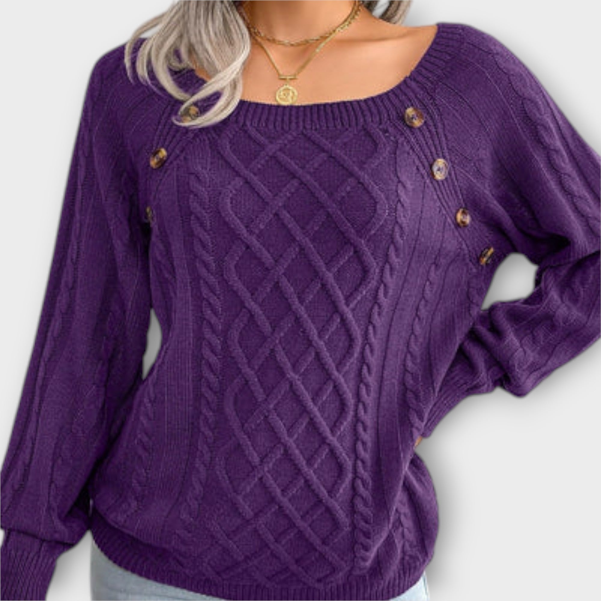 Aurora | Eleganter Strickpullover mit kunstvollen Knöpfen