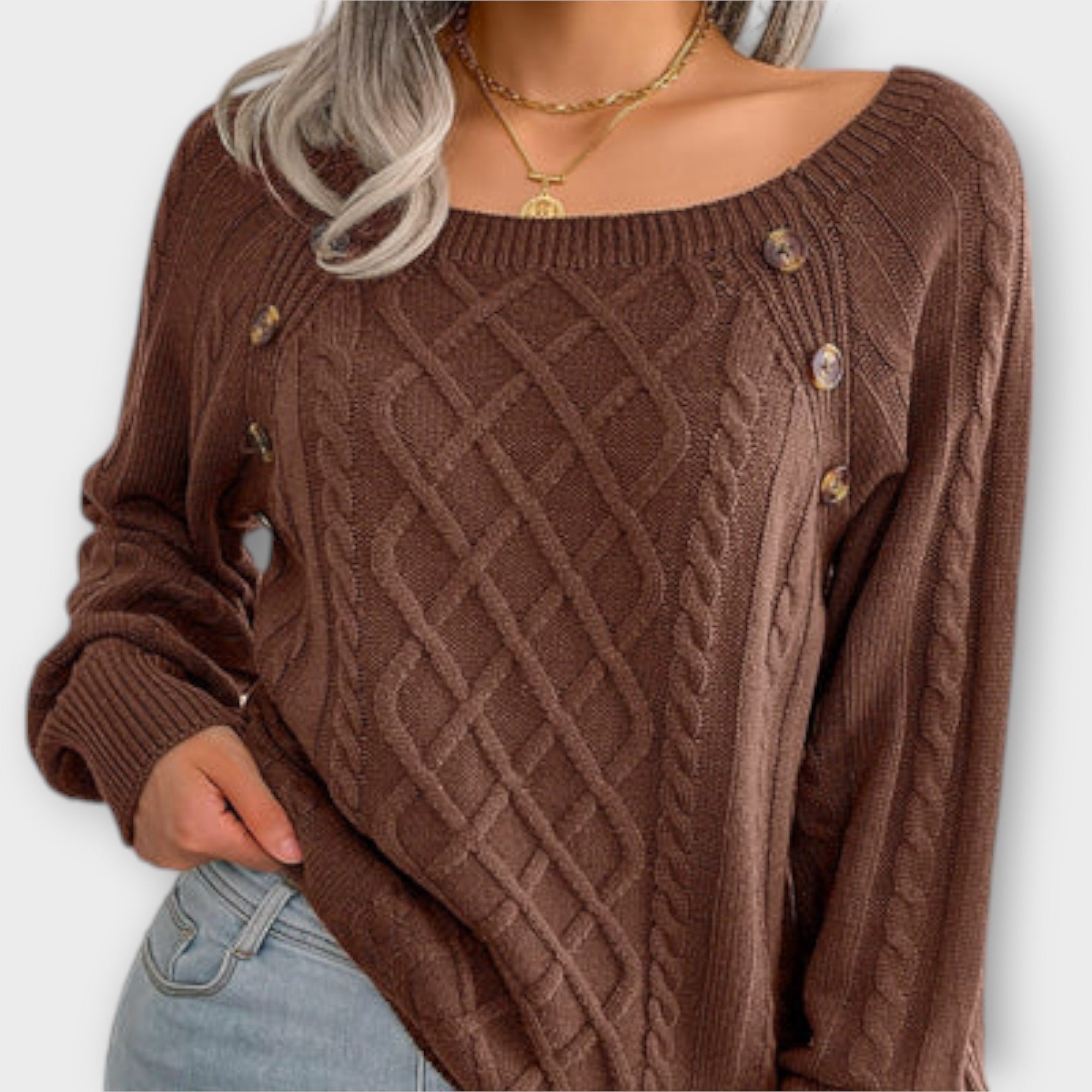 Aurora | Eleganter Strickpullover mit kunstvollen Knöpfen