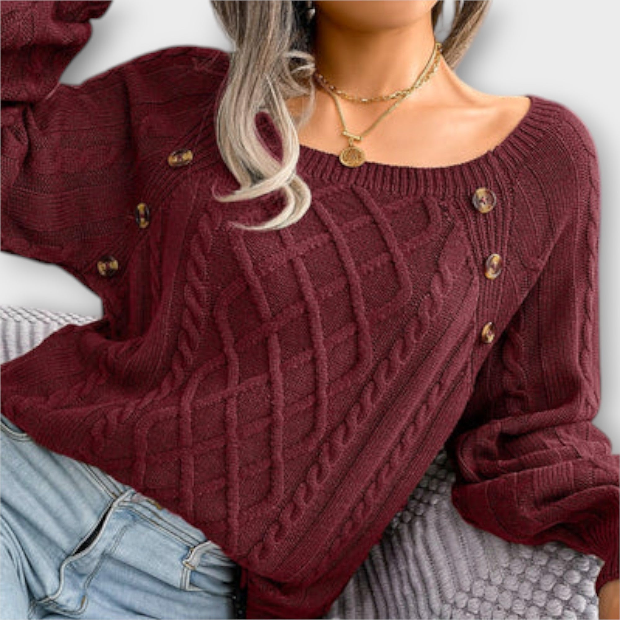 Aurora | Eleganter Strickpullover mit kunstvollen Knöpfen