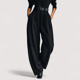 Orina | Elegantes Ensemble mit Stehkragen in tiefem Schwarz