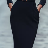 Nora | Elegantes schwarzes Kleid mit tailliertem Gürtel und majestätischem Stehkragen