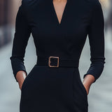 Nora | Elegantes schwarzes Kleid mit tailliertem Gürtel und majestätischem Stehkragen
